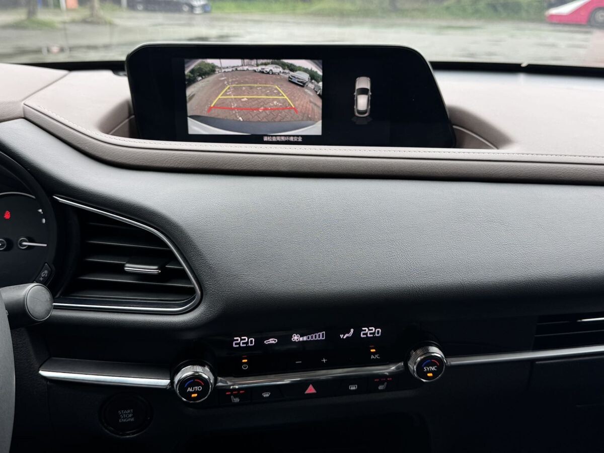 Mazda CX-30 2021 - фото автомобиля