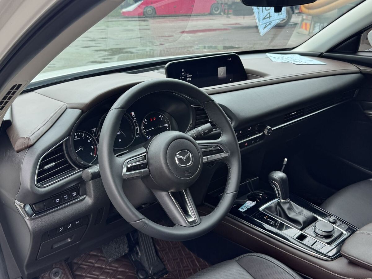 Mazda CX-30 2021 - фото автомобиля