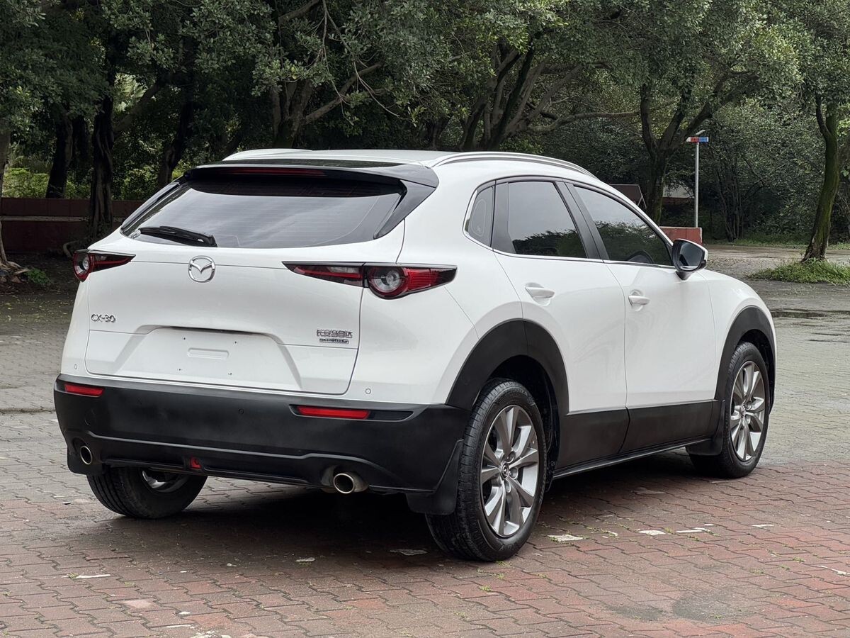 Mazda CX-30 2021 - фото автомобиля