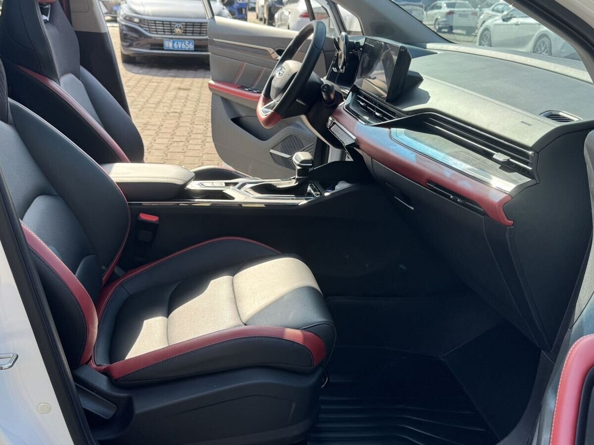 Geely Emgrand S 2022 - фото автомобиля