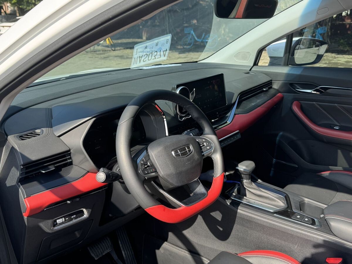 Geely Emgrand S 2022 - фото автомобиля