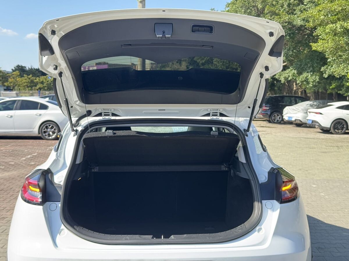 Geely Emgrand S 2022 - фото автомобиля