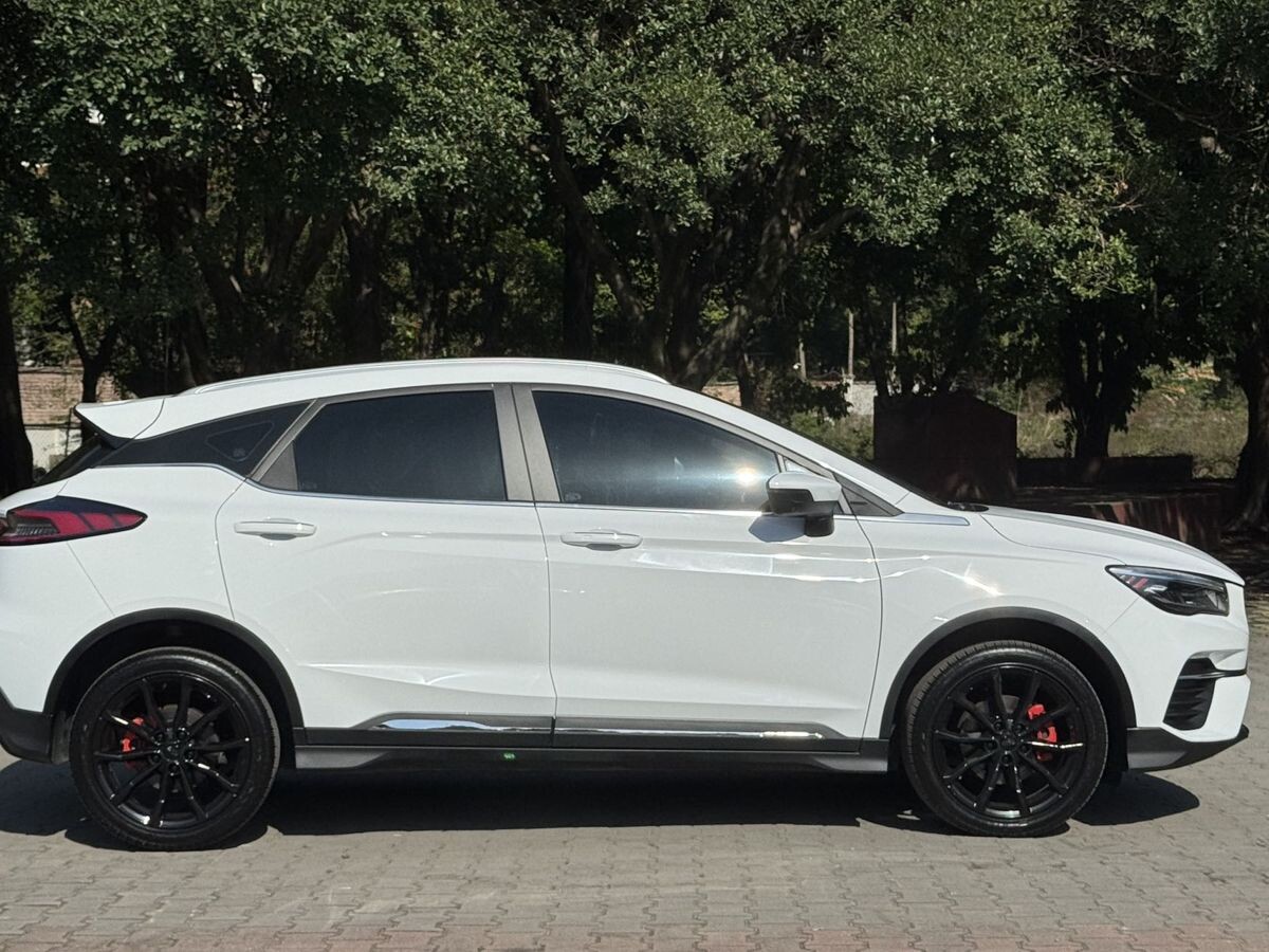 Geely Emgrand S 2022 - фото автомобиля