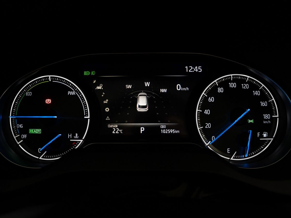 Toyota Harrier 2020 - фото автомобиля