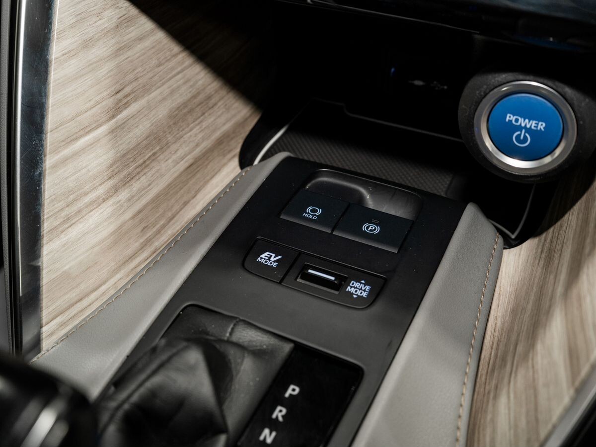 Toyota Harrier 2020 - фото автомобиля