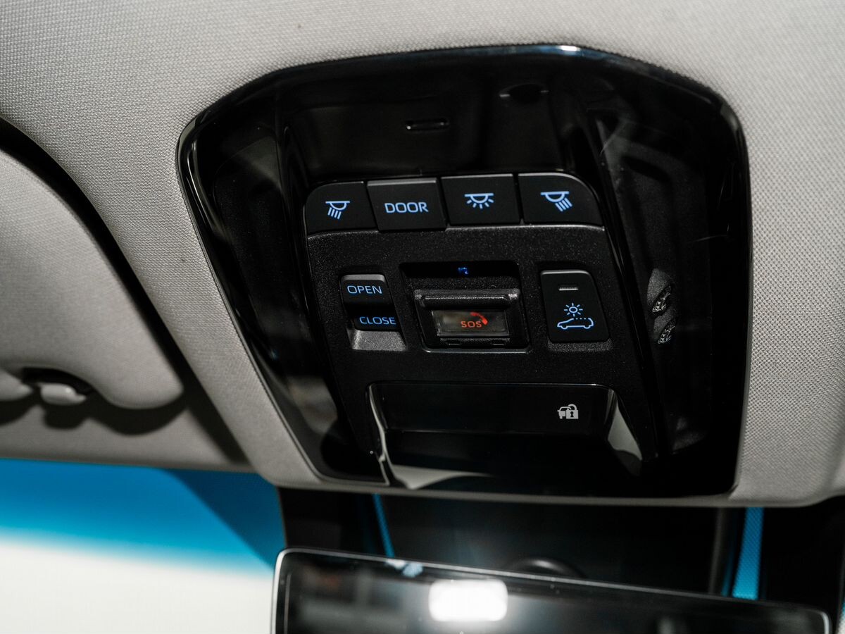Toyota Harrier 2020 - фото автомобиля