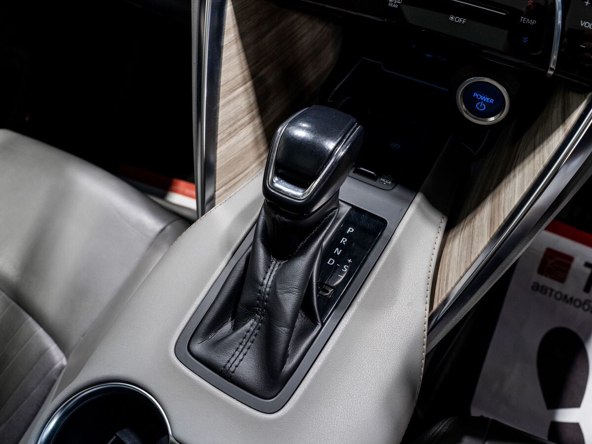 Toyota Harrier 2020 - фото автомобиля