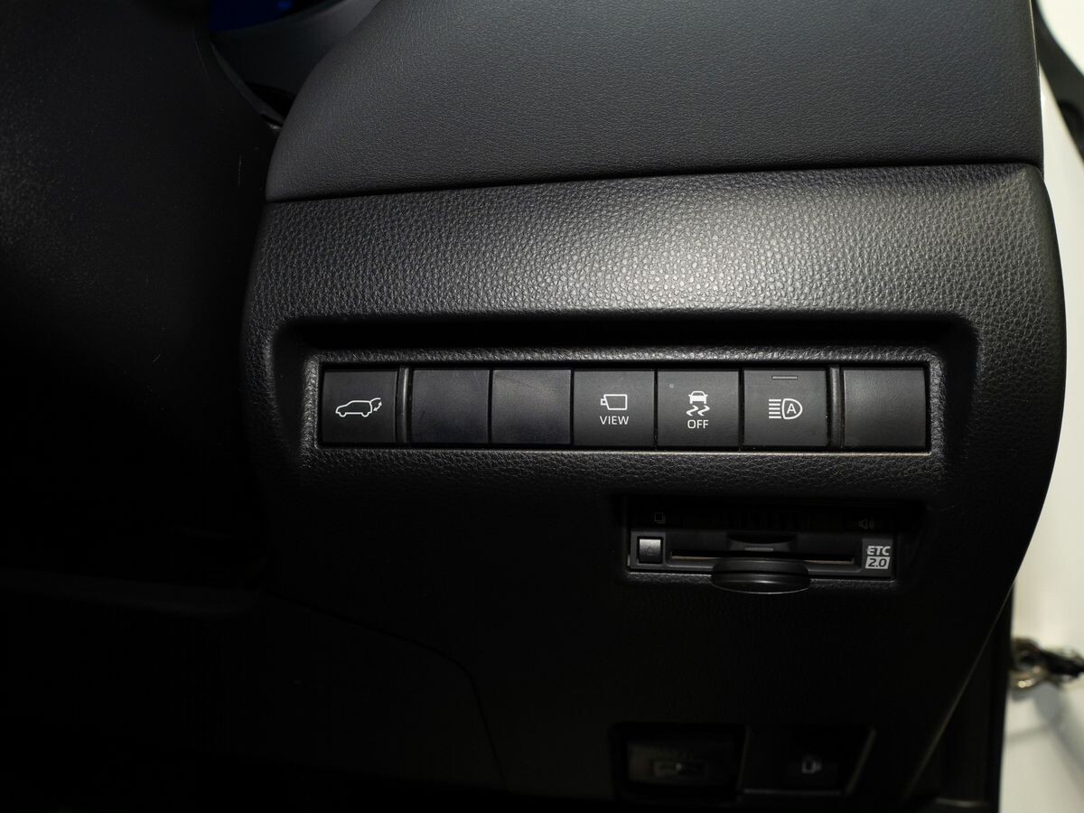 Toyota Harrier 2020 - фото автомобиля