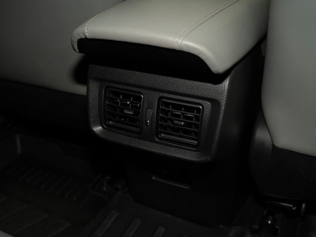 Toyota Harrier 2020 - фото автомобиля