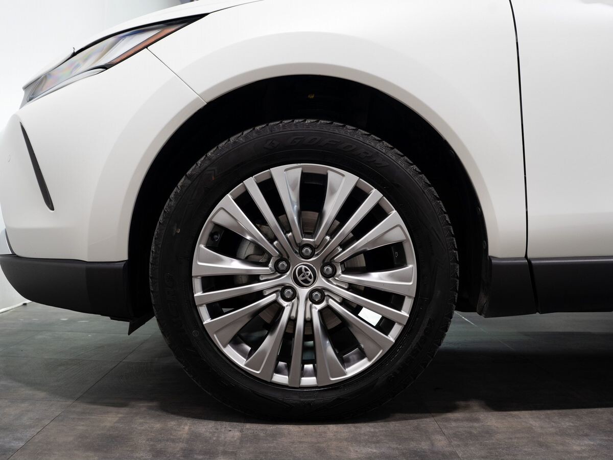 Toyota Harrier 2020 - фото автомобиля