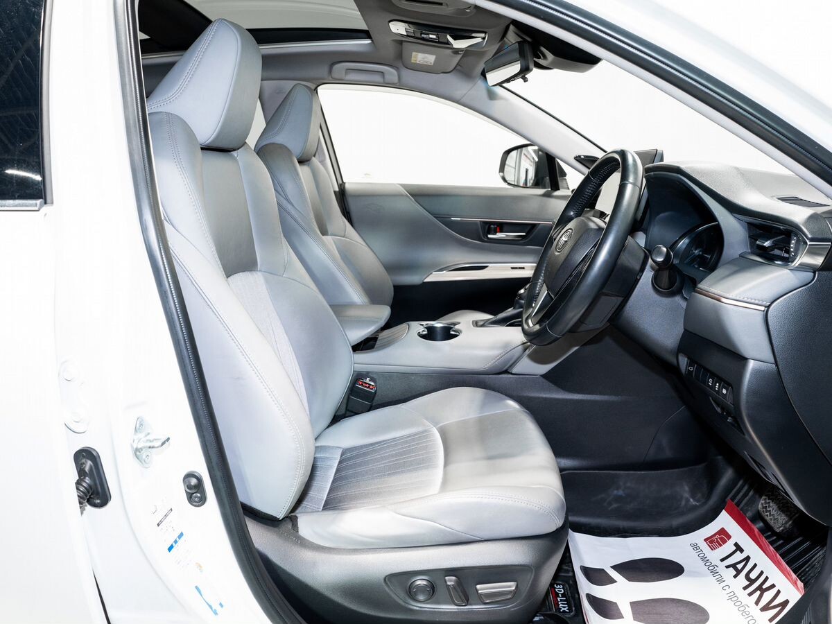 Toyota Harrier 2020 - фото автомобиля