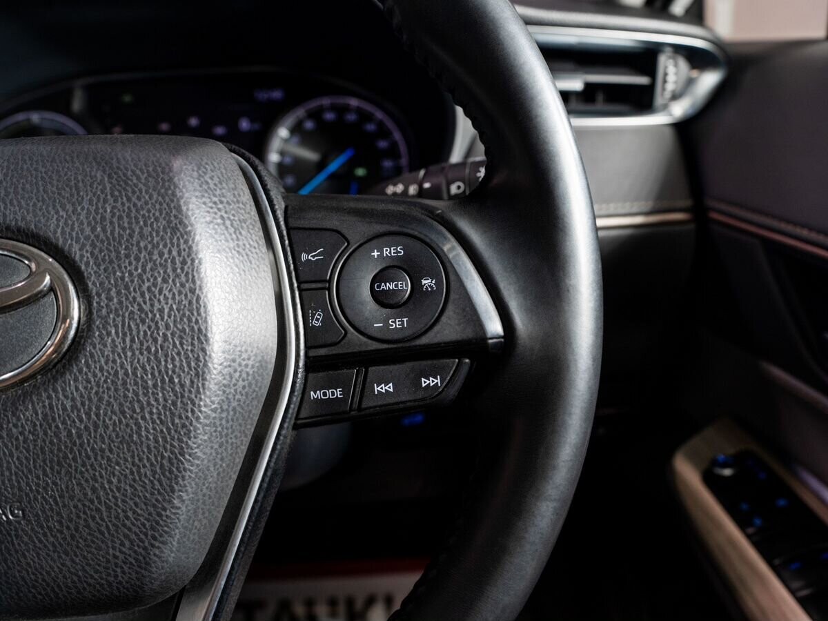 Toyota Harrier 2020 - фото автомобиля