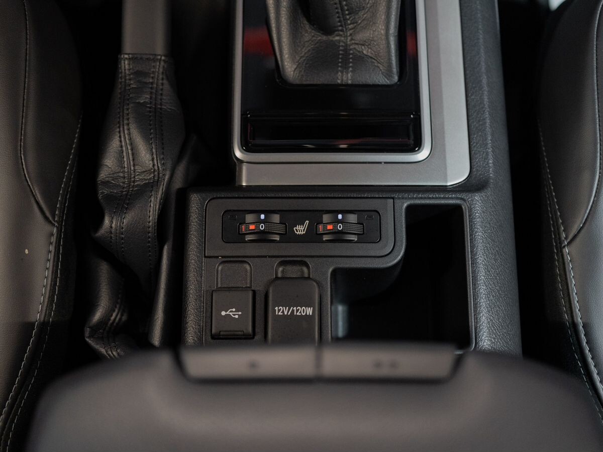 Toyota Land Cruiser Prado 2023 - фото автомобиля