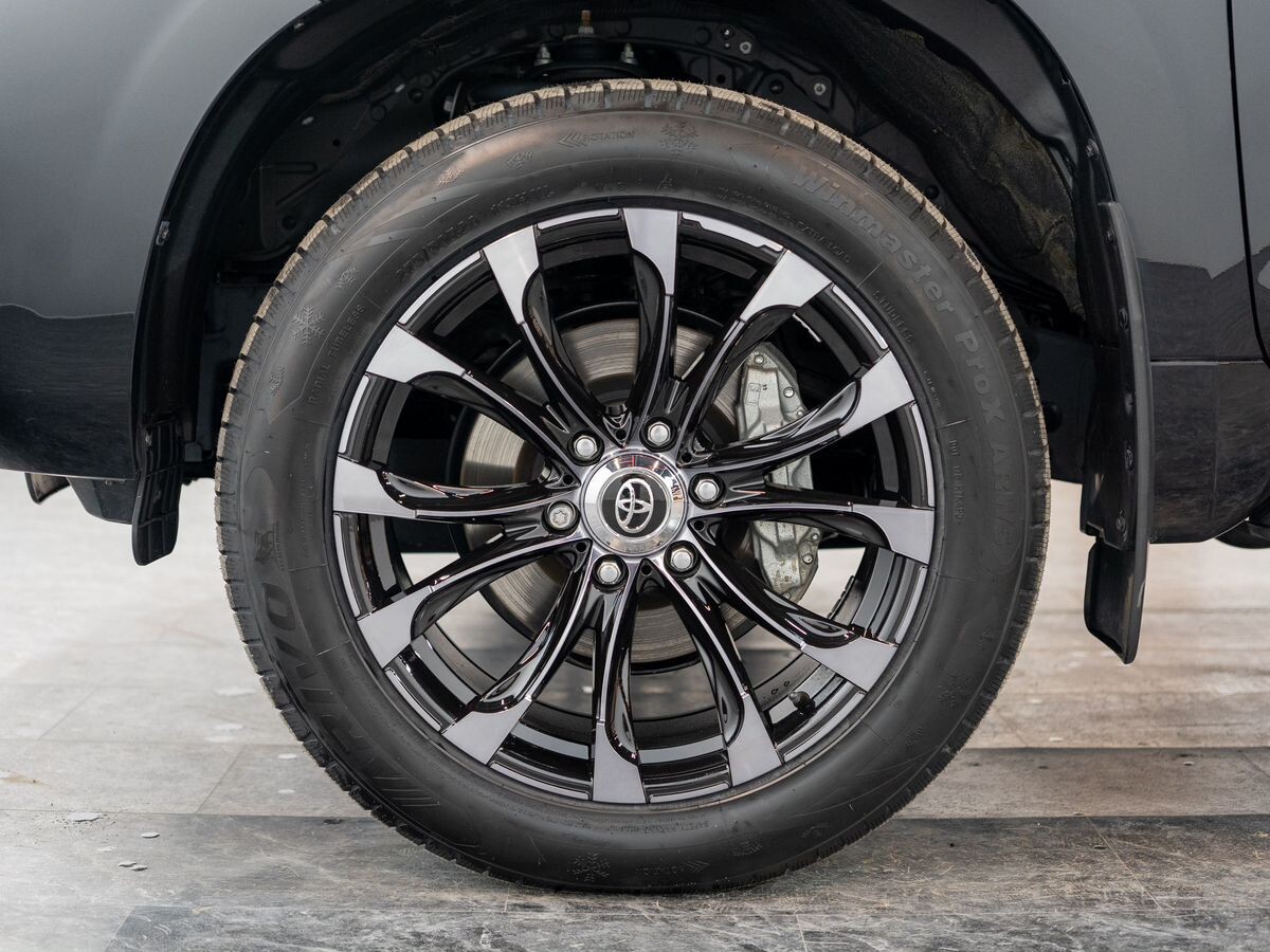 Toyota Land Cruiser Prado 2023 - фото автомобиля
