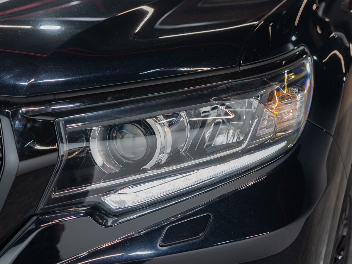 Toyota Land Cruiser Prado 2023 - фото автомобиля