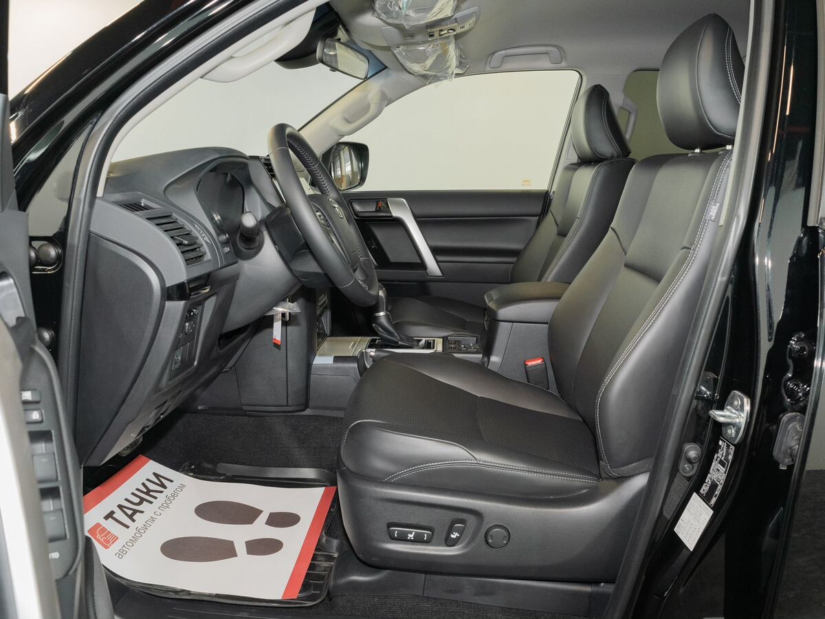 Toyota Land Cruiser Prado 2023 - фото автомобиля