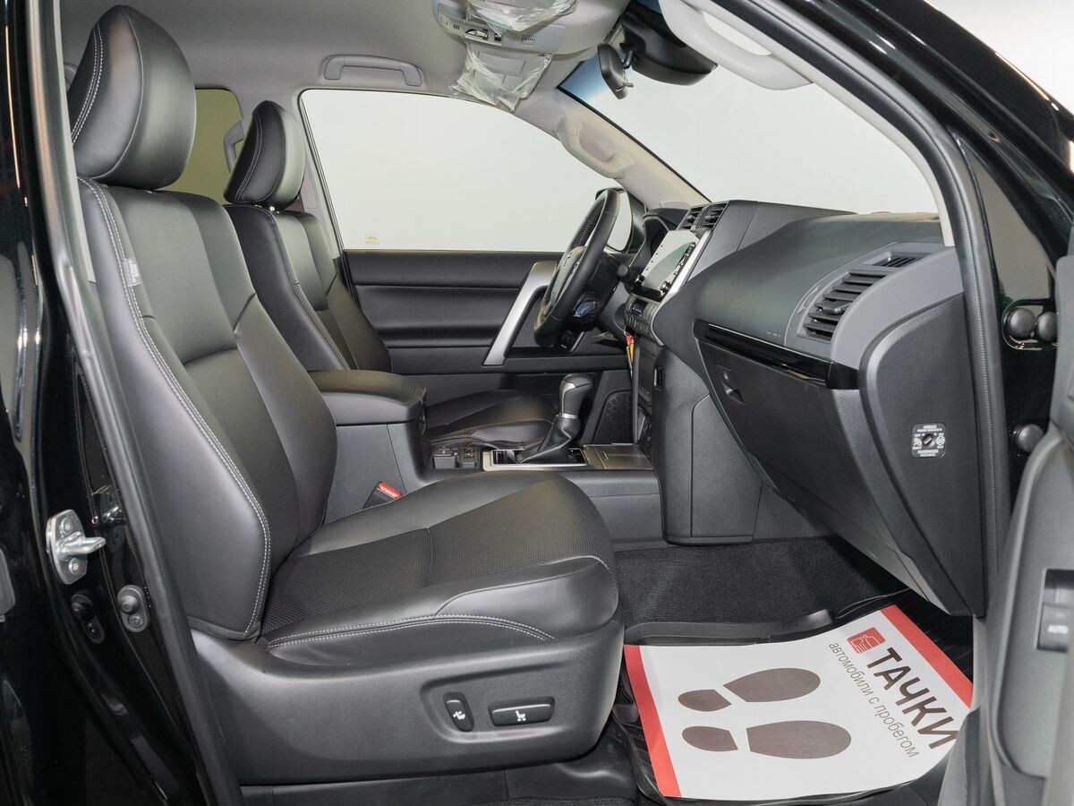 Toyota Land Cruiser Prado 2023 - фото автомобиля