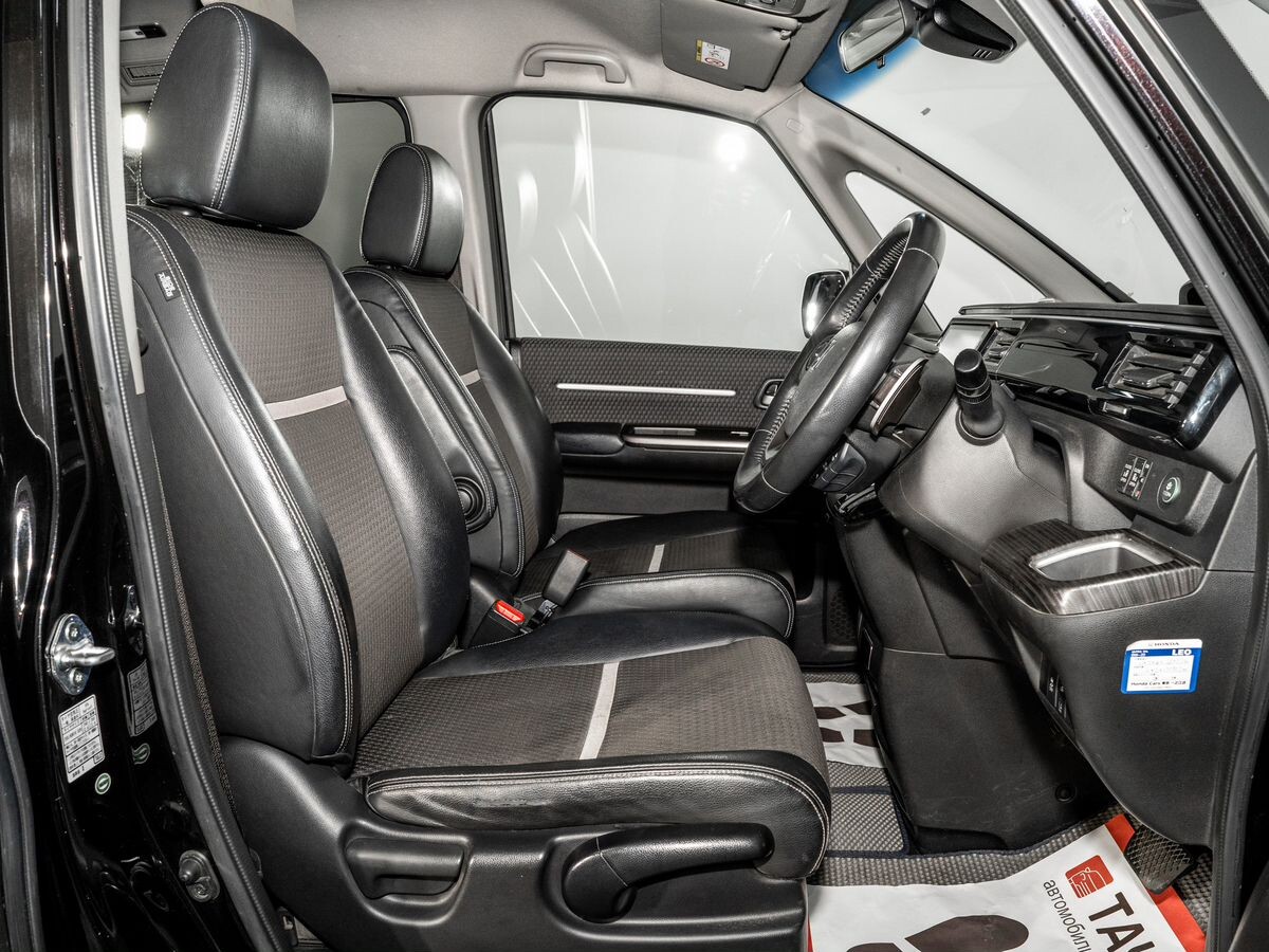 Honda Stepwgn 2016 - фото автомобиля