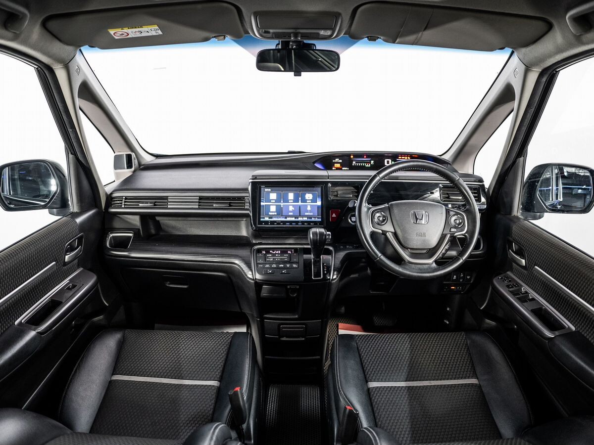 Honda Stepwgn 2016 - фото автомобиля