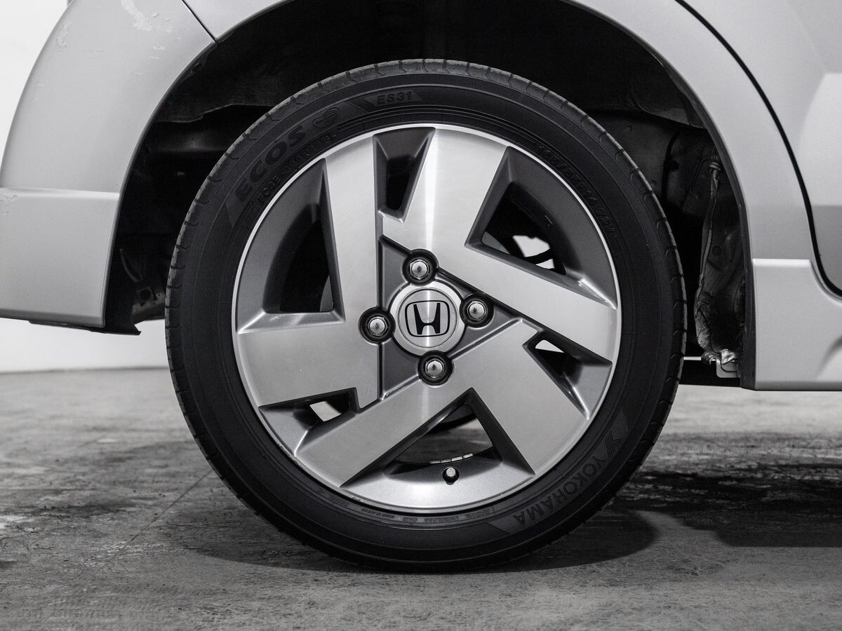 Honda Zest 2010 - фото автомобиля