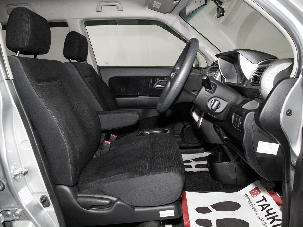 Honda Zest 2010 - фото автомобиля