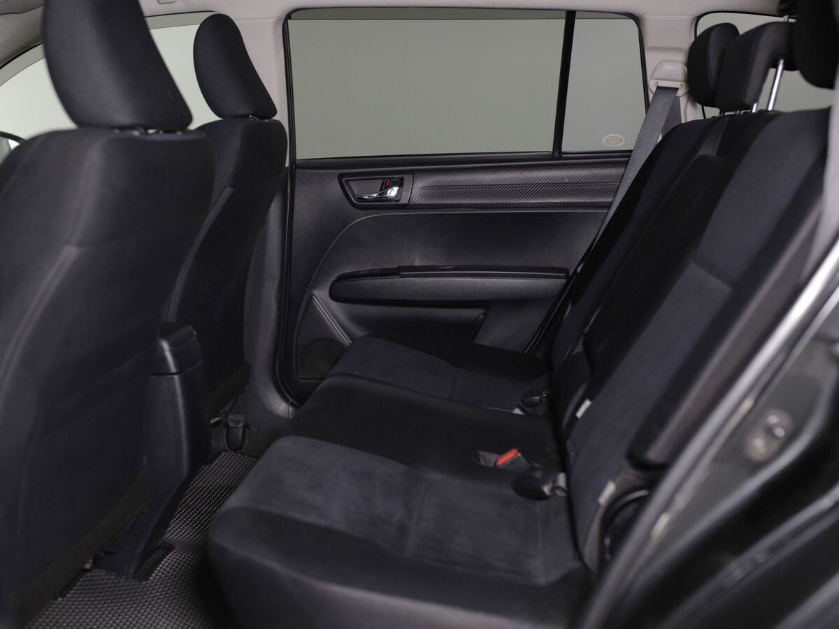Toyota Corolla Fielder 2013 - фото автомобиля