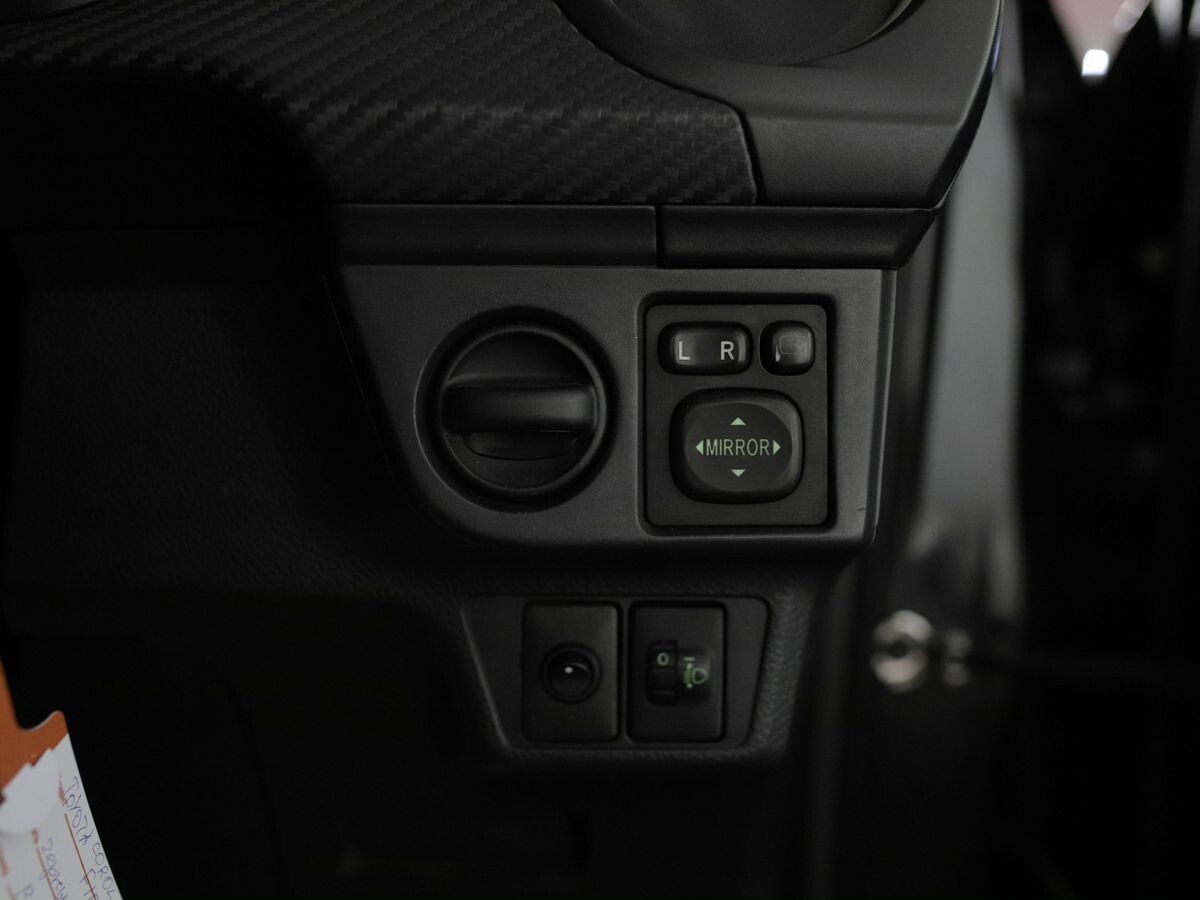 Toyota Corolla Fielder 2013 - фото автомобиля