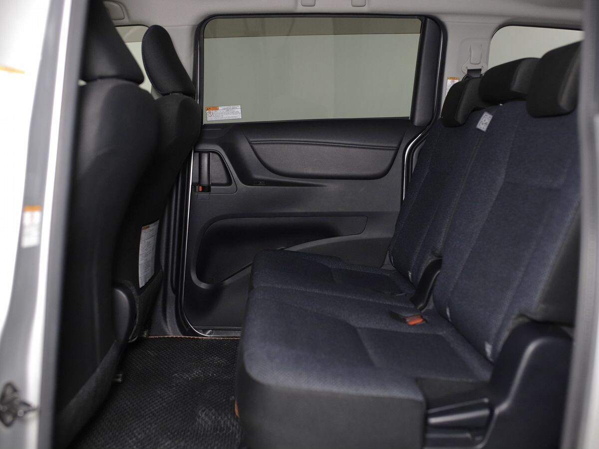 Toyota Sienta 2017 - фото автомобиля