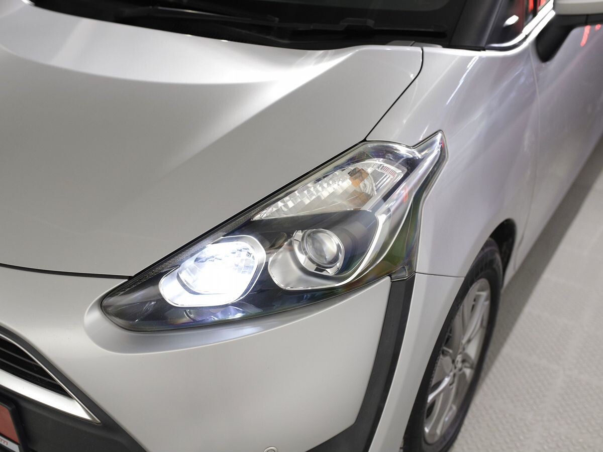 Toyota Sienta 2017 - фото автомобиля