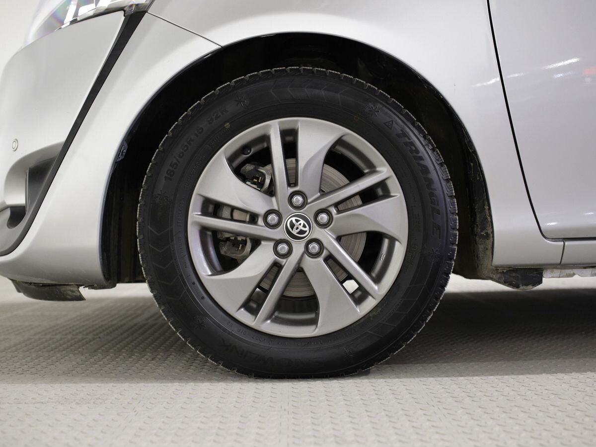 Toyota Sienta 2017 - фото автомобиля