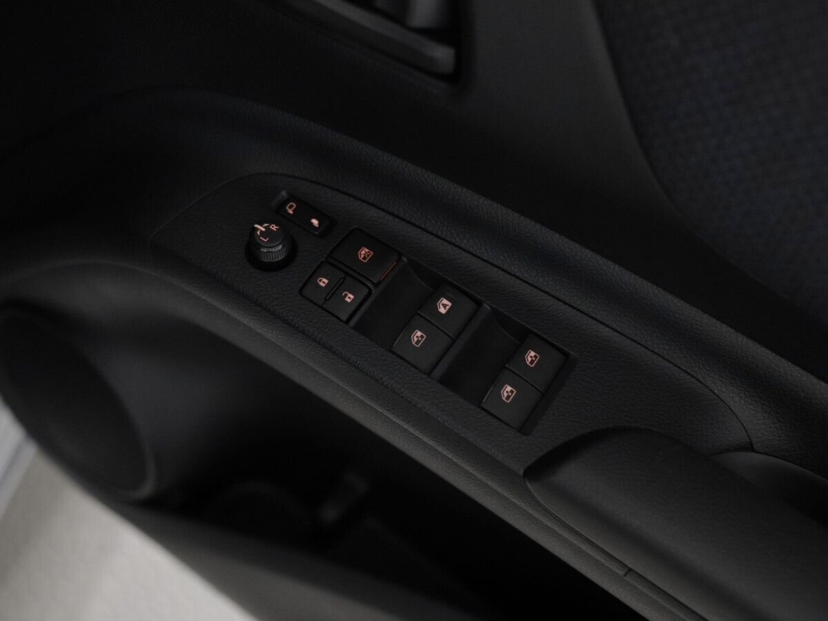 Toyota Sienta 2017 - фото автомобиля