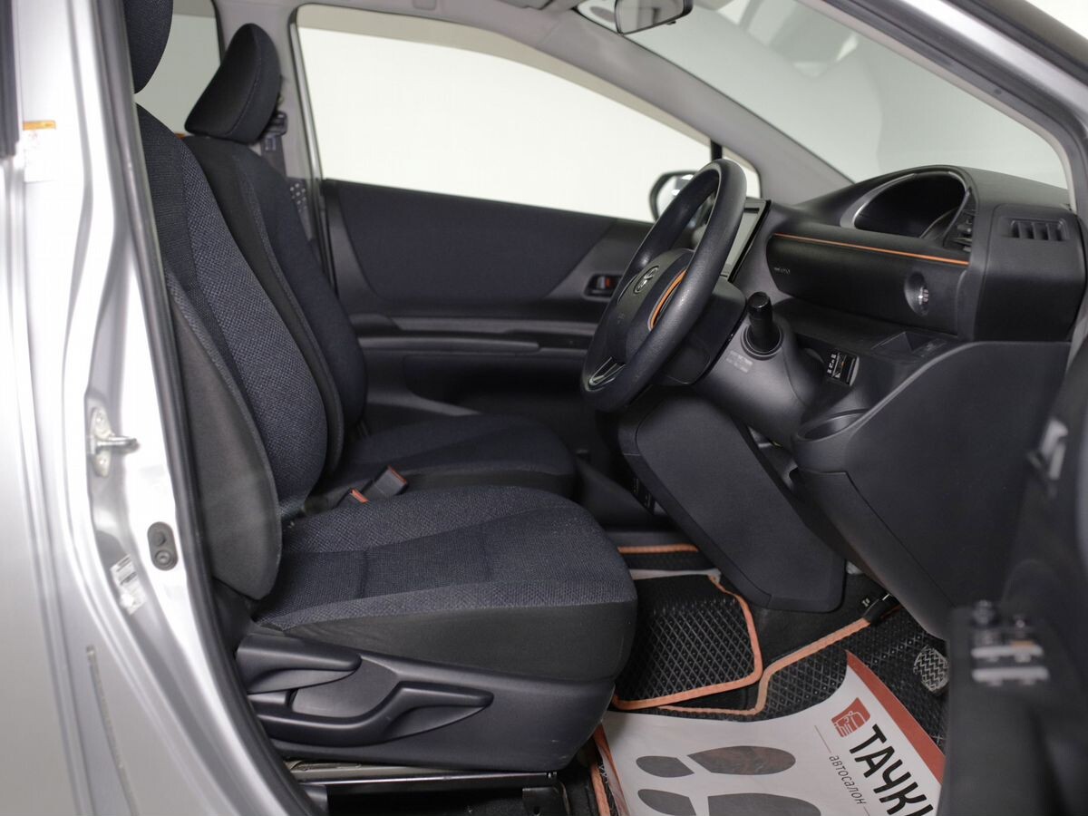 Toyota Sienta 2017 - фото автомобиля