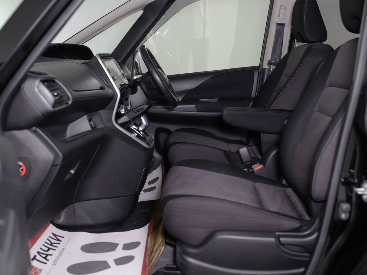 Nissan Serena 2019 - фото автомобиля