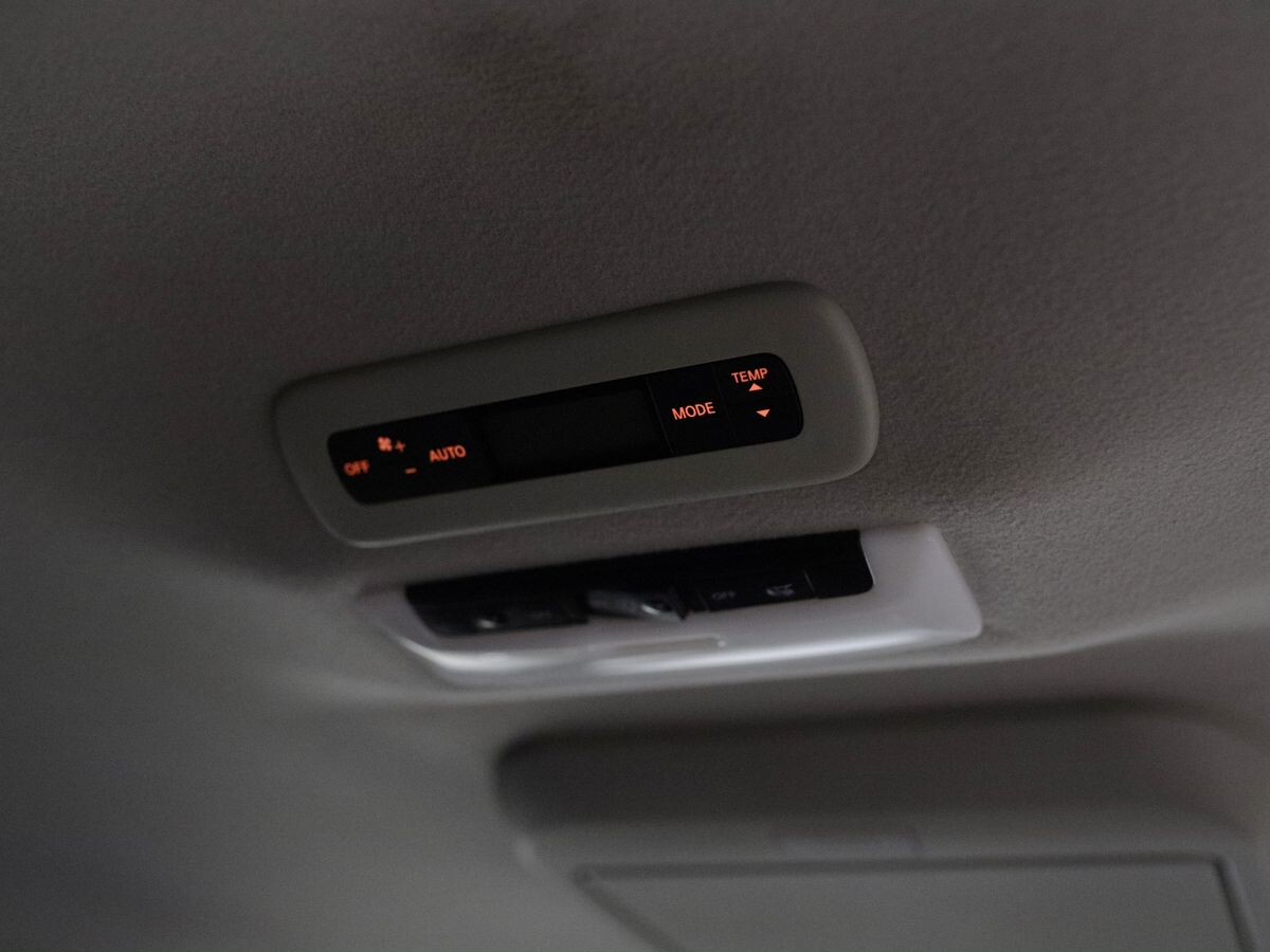 Nissan Serena 2019 - фото автомобиля