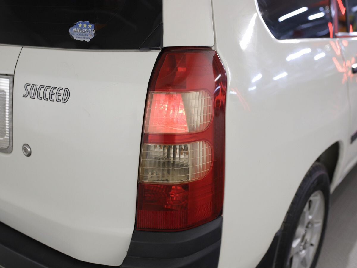 Toyota Succeed 2012 - фото автомобиля