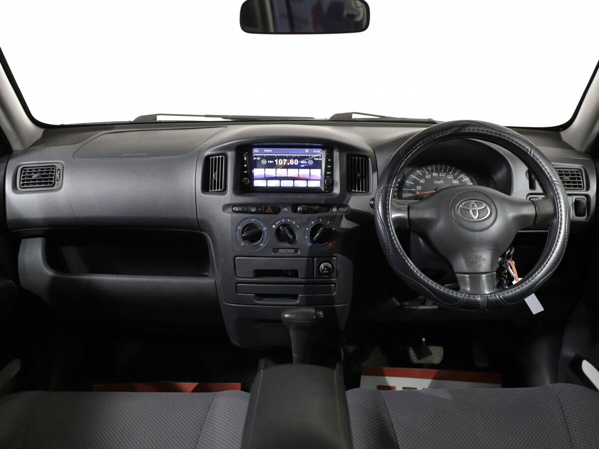 Toyota Succeed 2012 - фото автомобиля