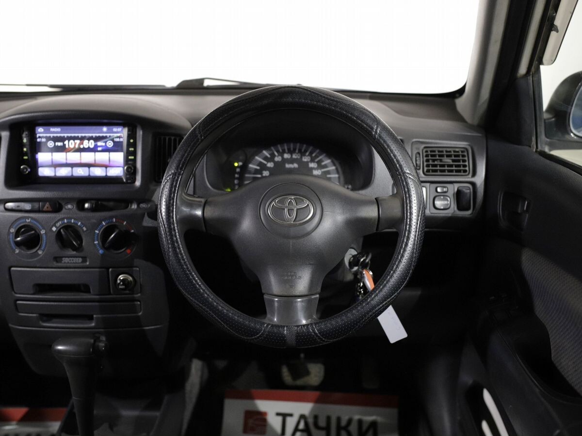 Toyota Succeed 2012 - фото автомобиля