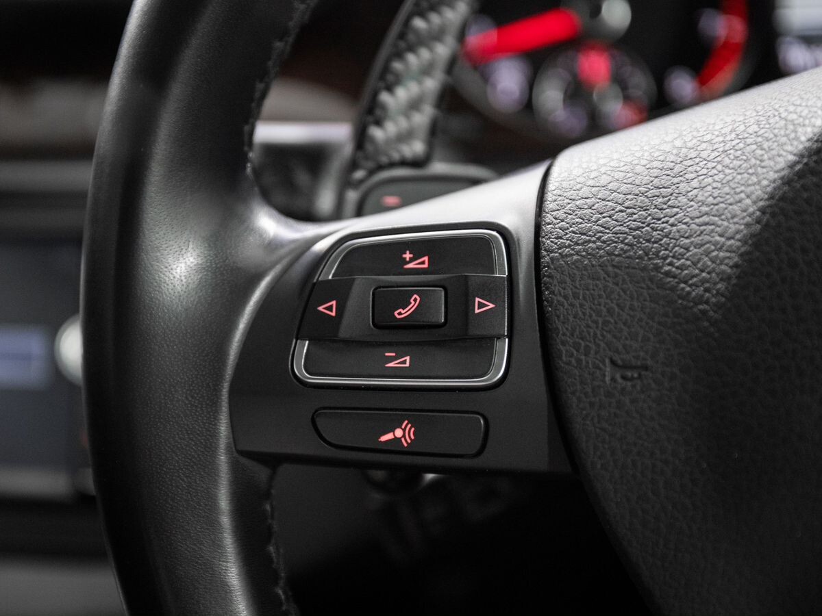 Volkswagen Passat 2013 - фото автомобиля