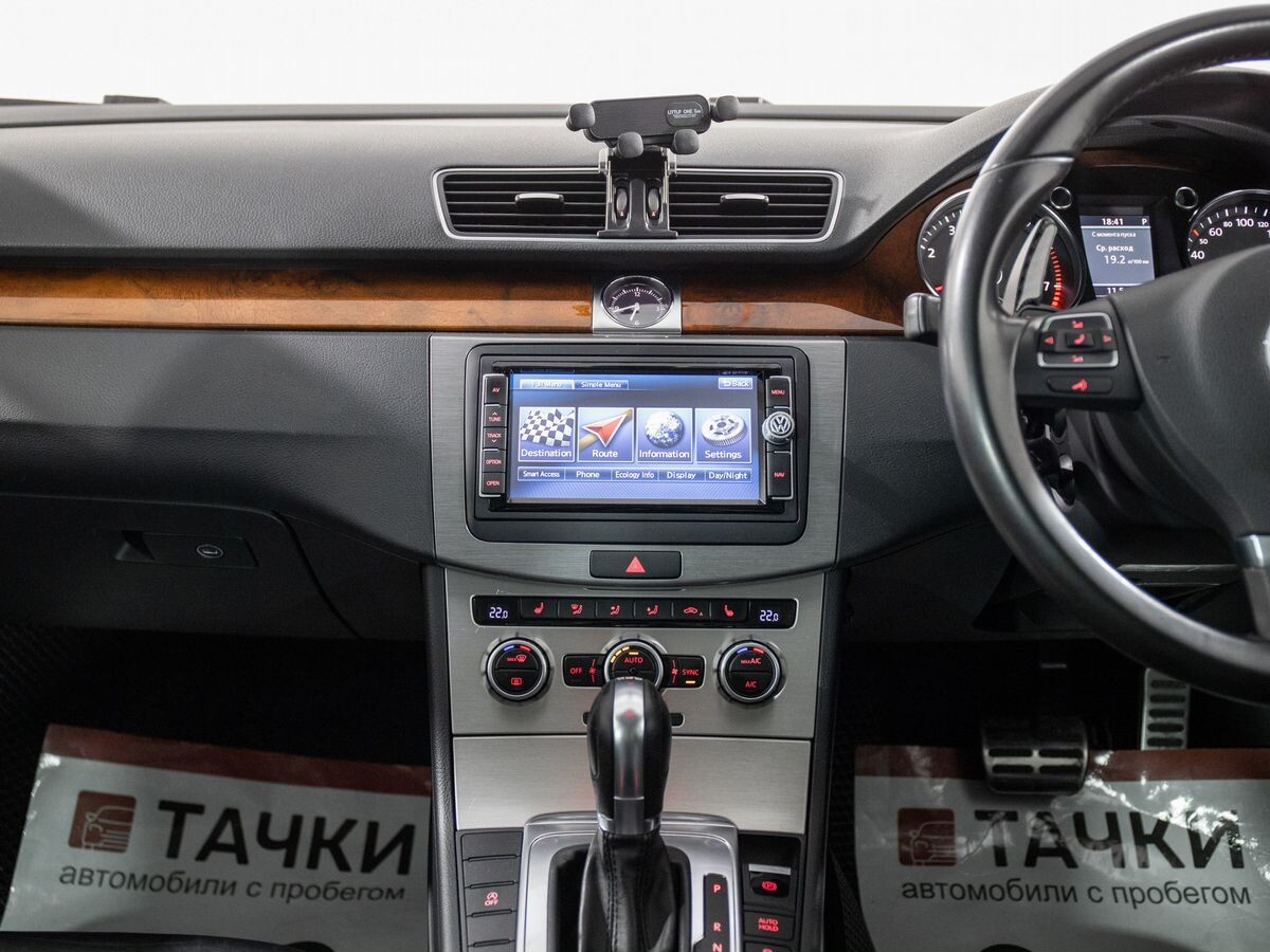 Volkswagen Passat 2013 - фото автомобиля