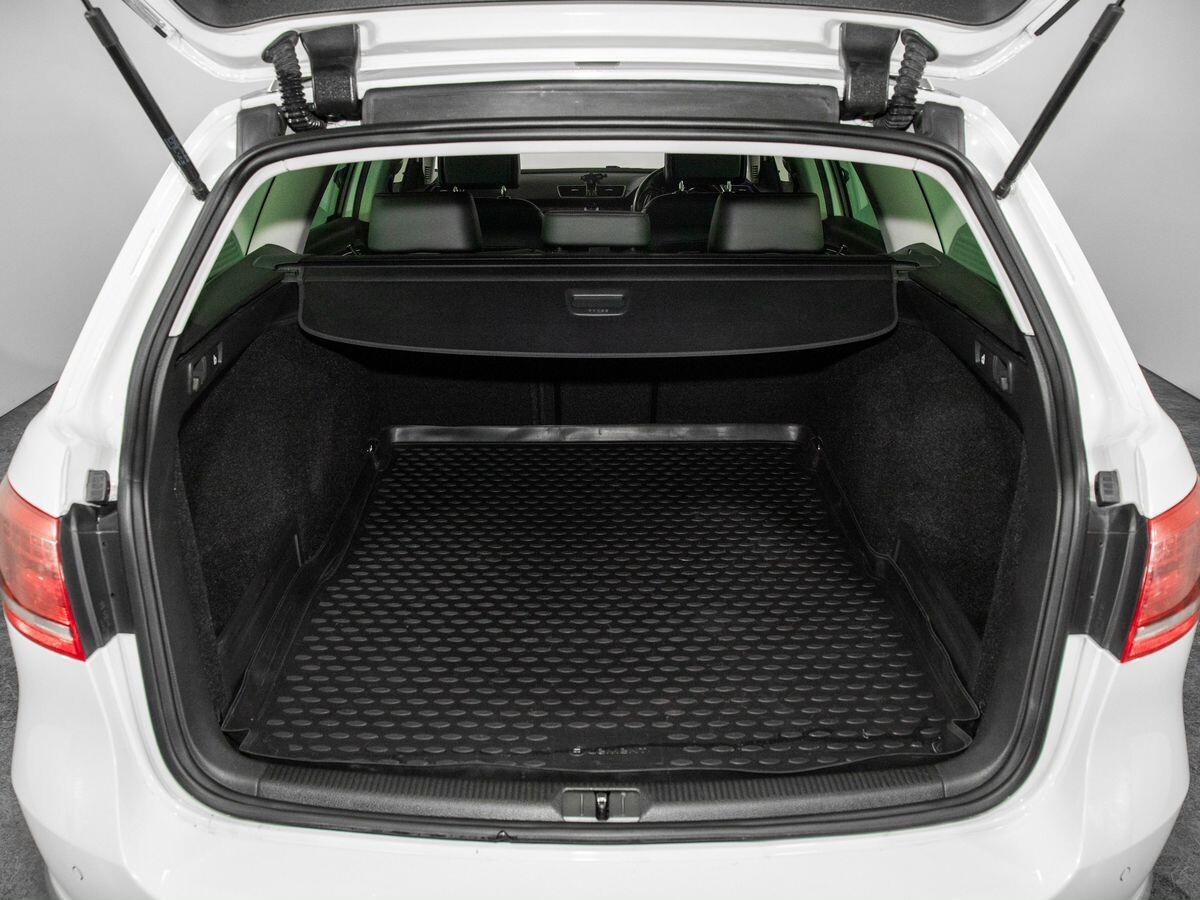 Volkswagen Passat 2013 - фото автомобиля