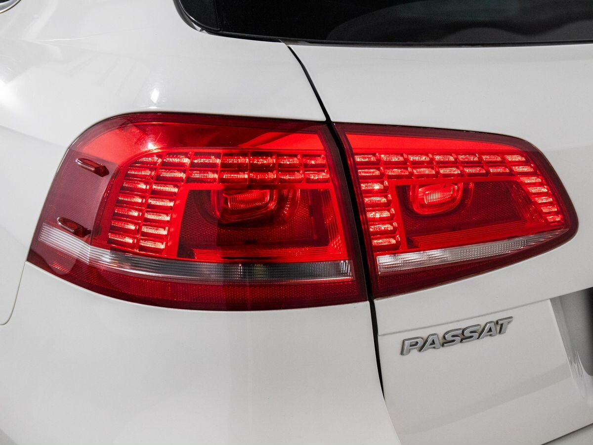 Volkswagen Passat 2013 - фото автомобиля