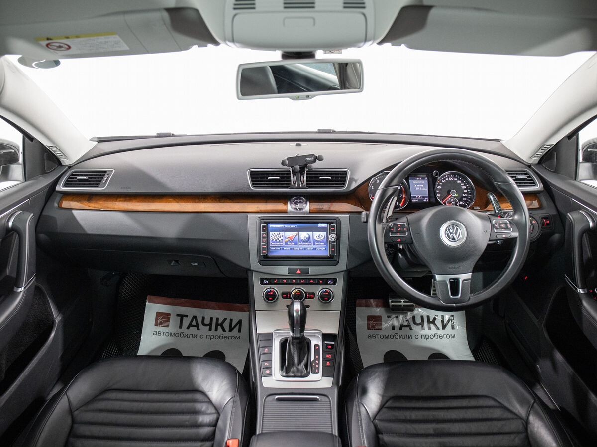 Volkswagen Passat 2013 - фото автомобиля