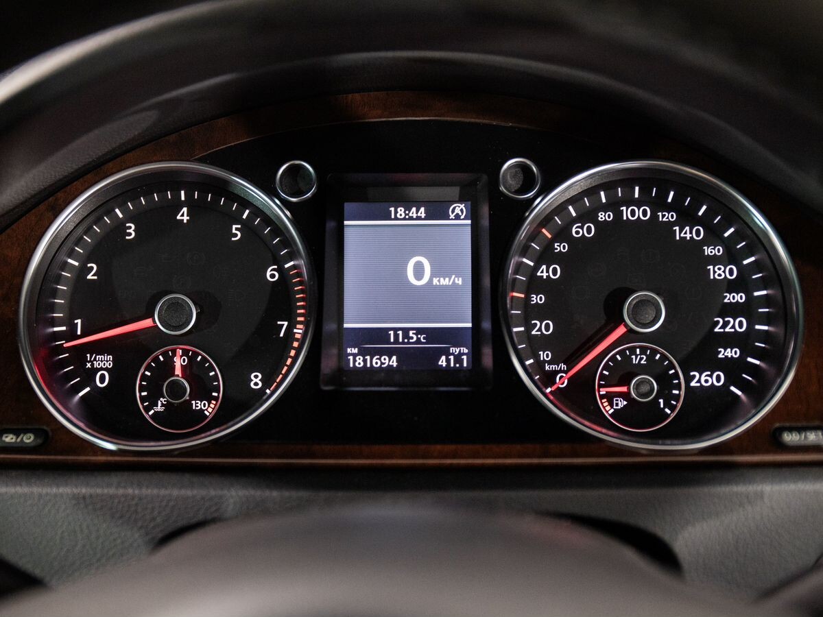 Volkswagen Passat 2013 - фото автомобиля