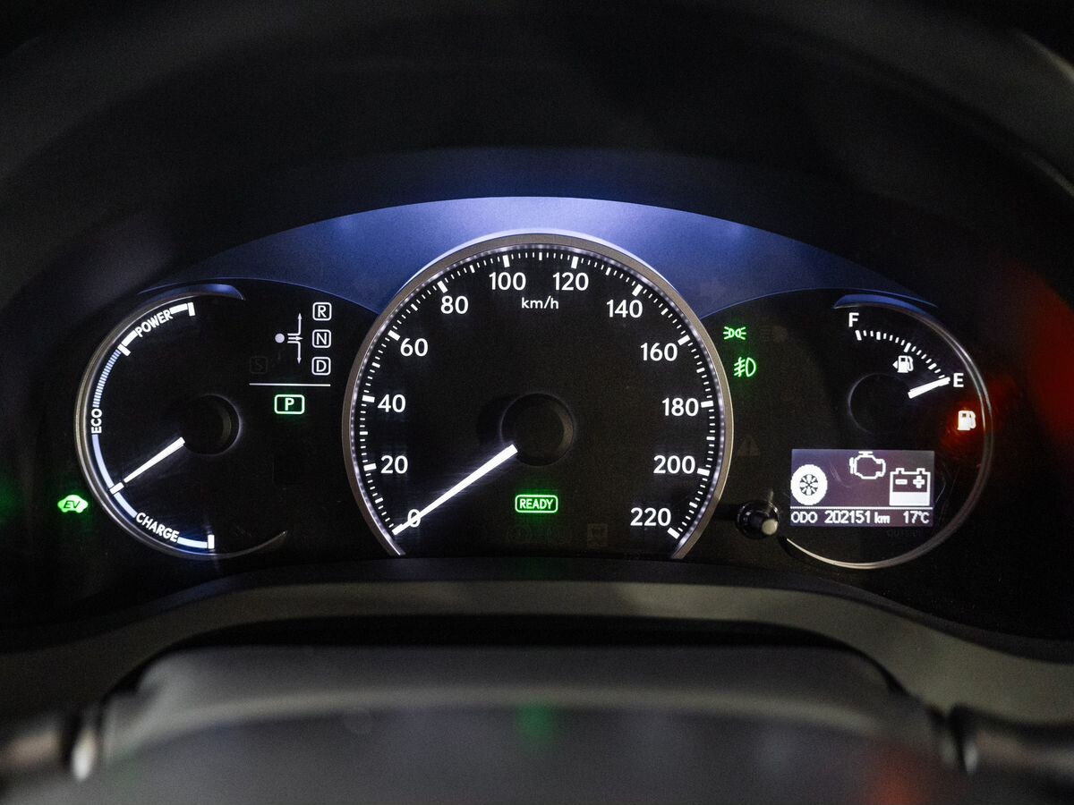Lexus CT200h 2011 - фото автомобиля