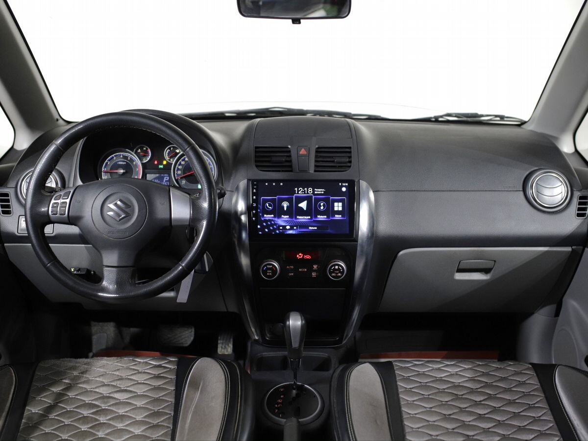 Suzuki SX4 2012 - фото автомобиля
