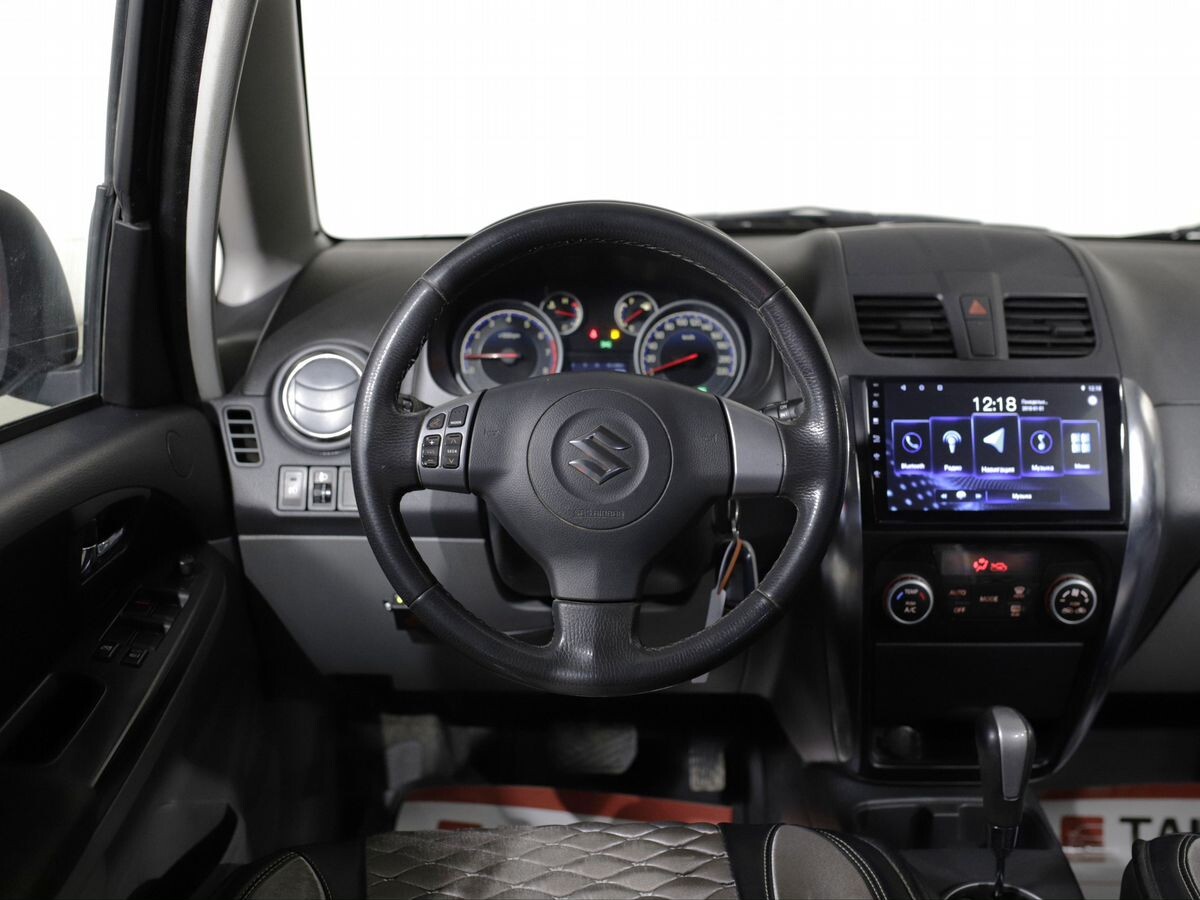 Suzuki SX4 2012 - фото автомобиля