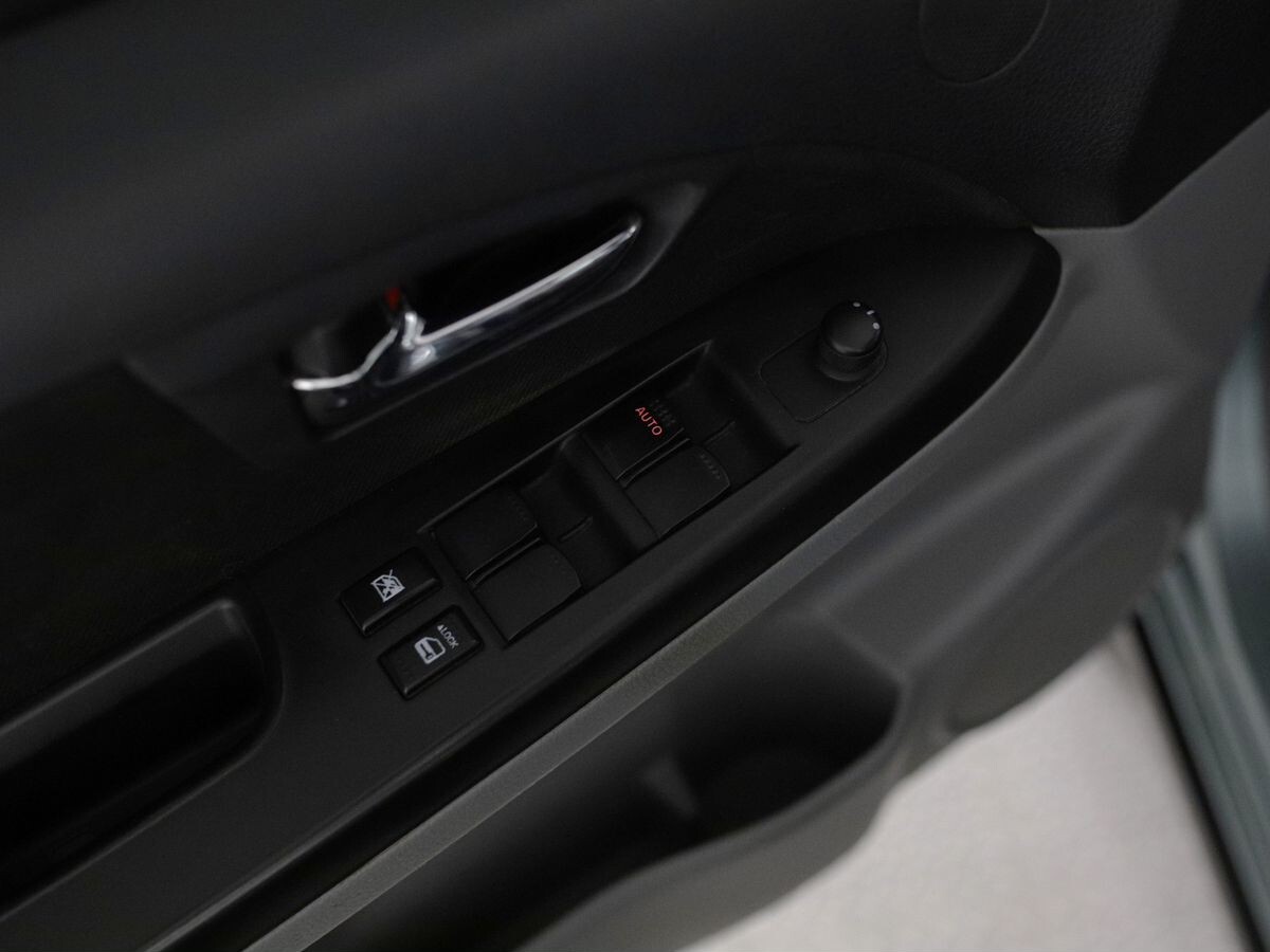 Suzuki SX4 2012 - фото автомобиля