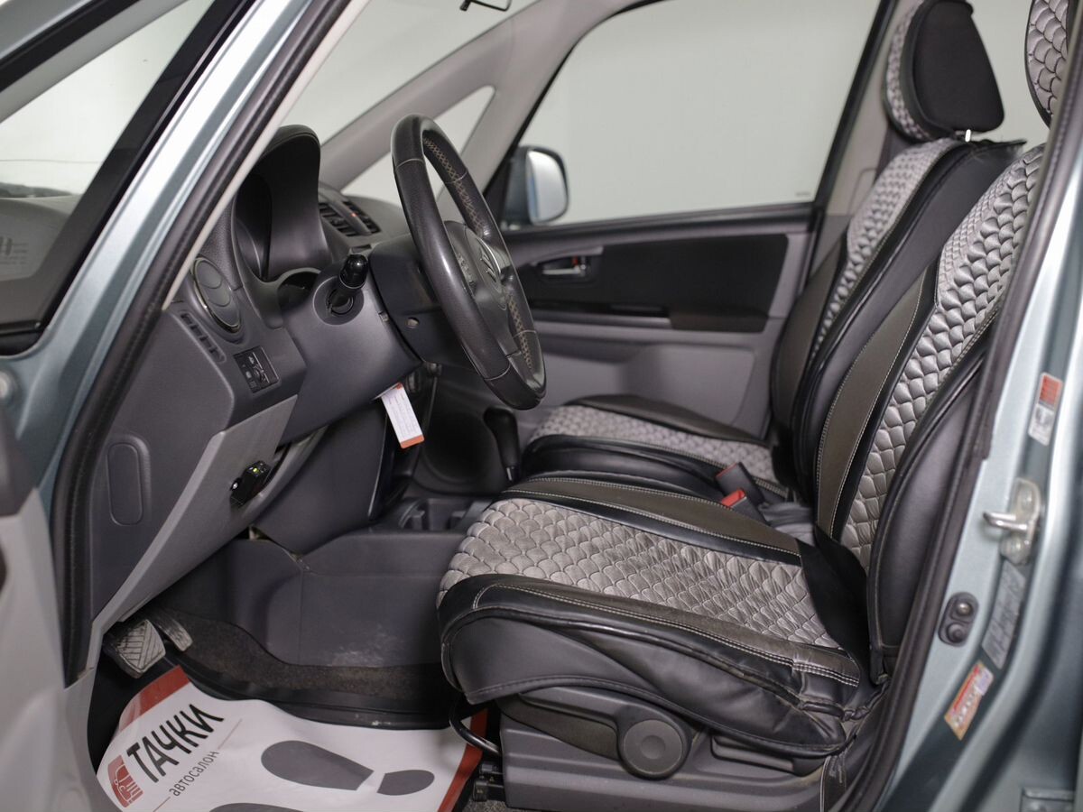 Suzuki SX4 2012 - фото автомобиля