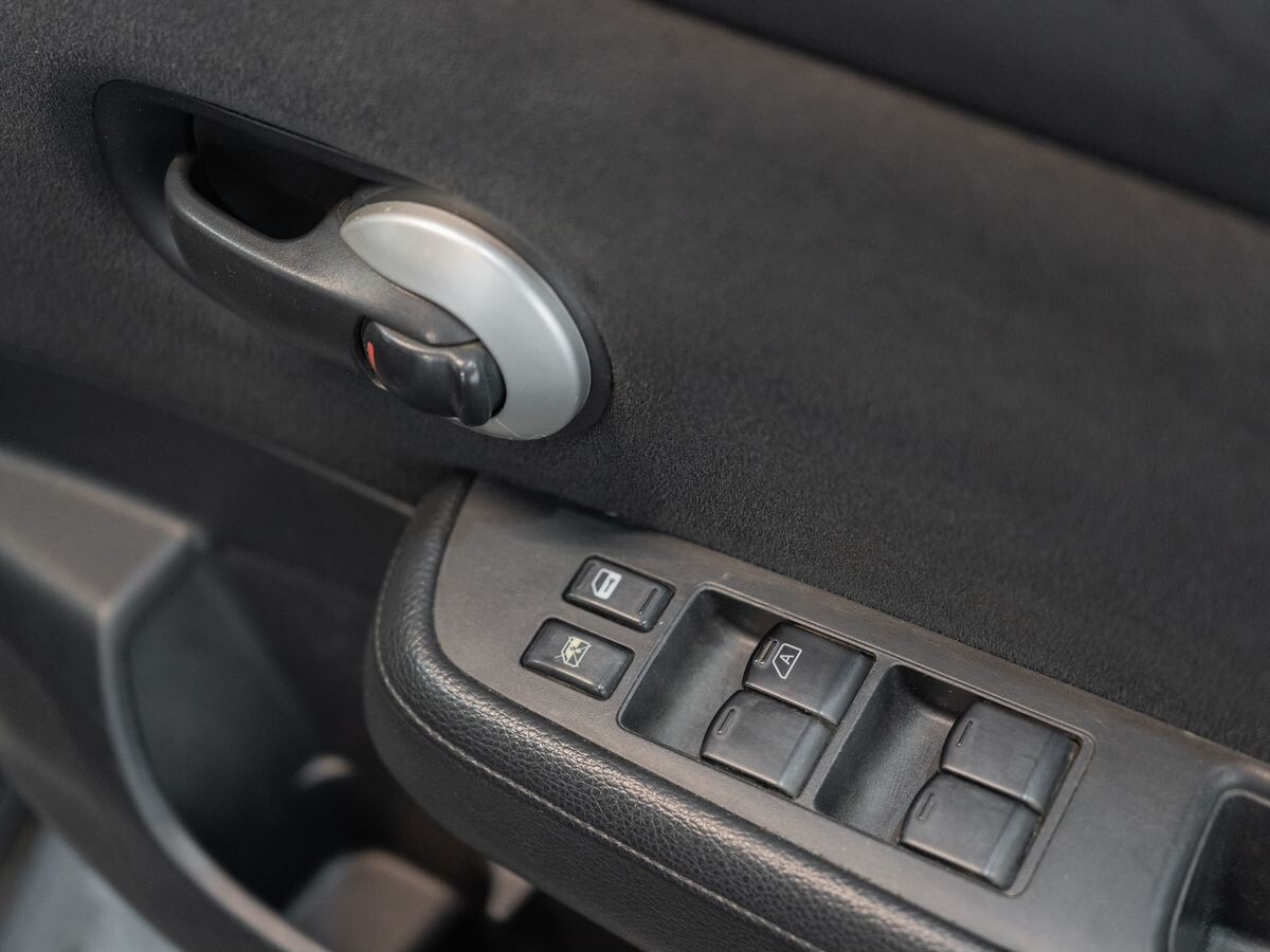 Nissan Tiida Latio 2007 - фото автомобиля