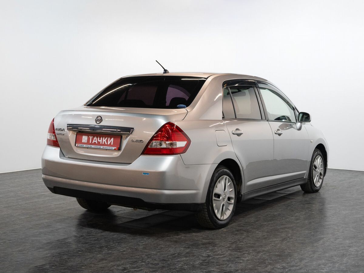 Nissan Tiida Latio 2007 - фото автомобиля